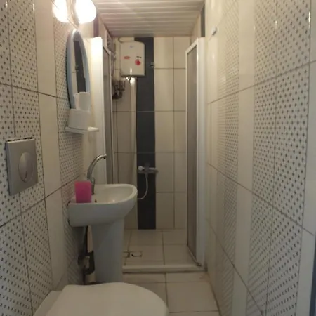 Uyar Palace Hostel