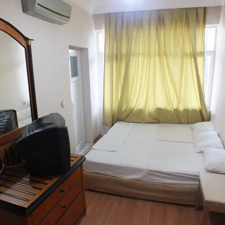 Albergue Uyar Palace