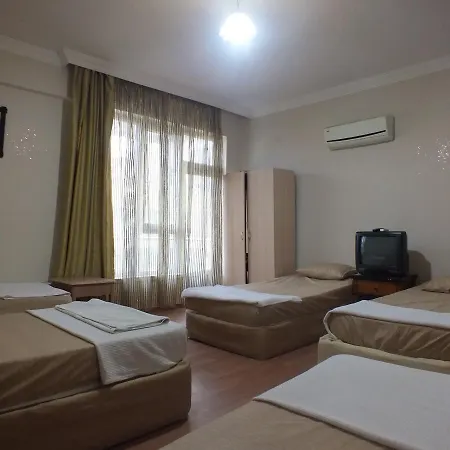 Albergue Uyar Palace
