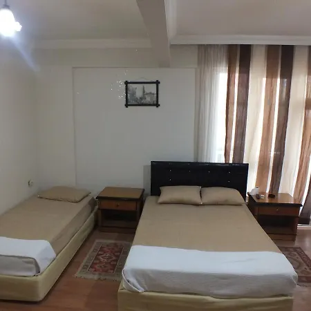 Albergue Uyar Palace